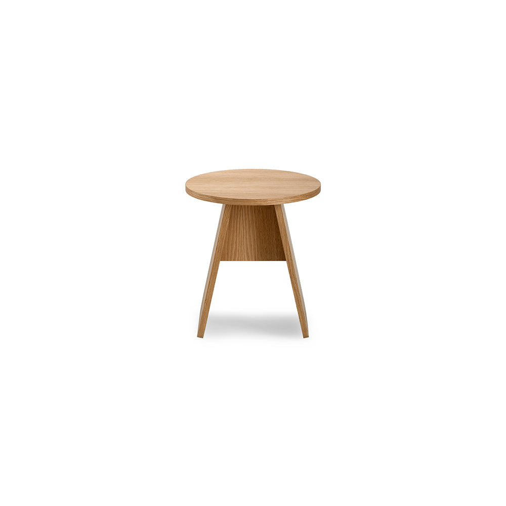 MOMOKO Round Side Table 40 Oiled Oak Veneer