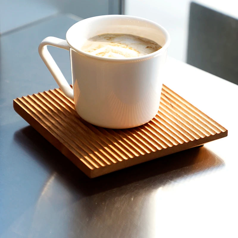 Rechteckiges Teetablett aus Holz im japanischen Stil