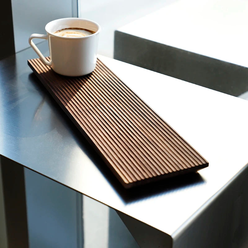 Rechteckiges Teetablett aus Holz im japanischen Stil
