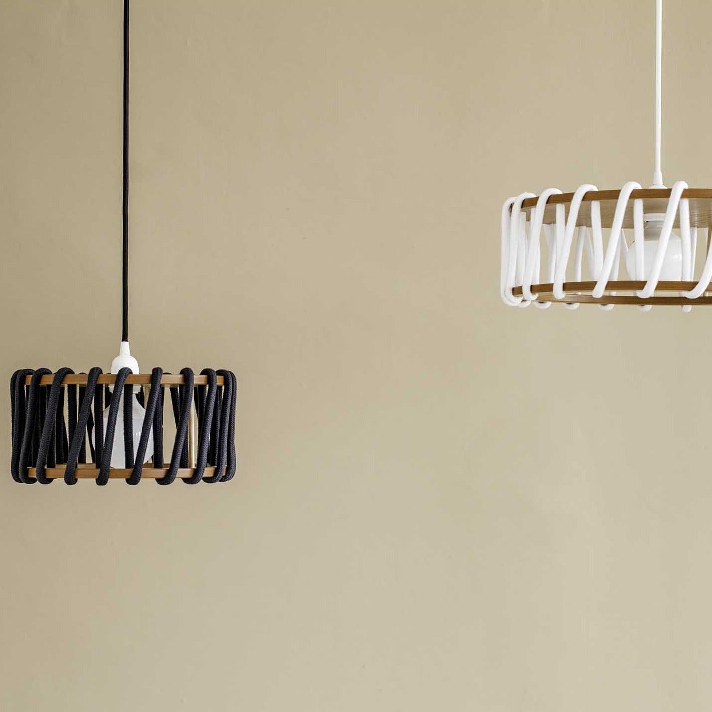 MACARON Pendant Lamp Black 45 cm with white pendant interior front view