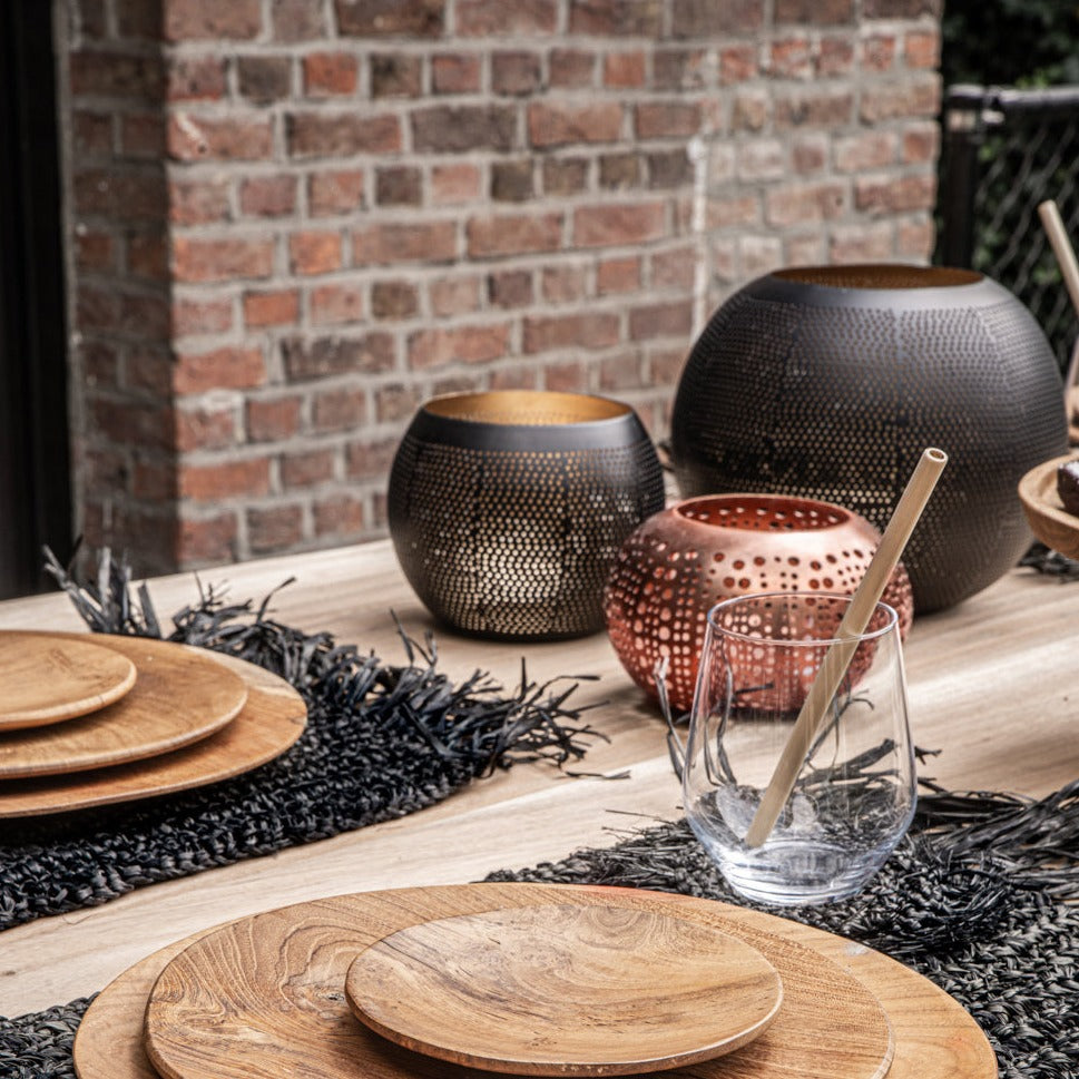 THE DOUBLE CIRCLE Candle Holder outdoor view