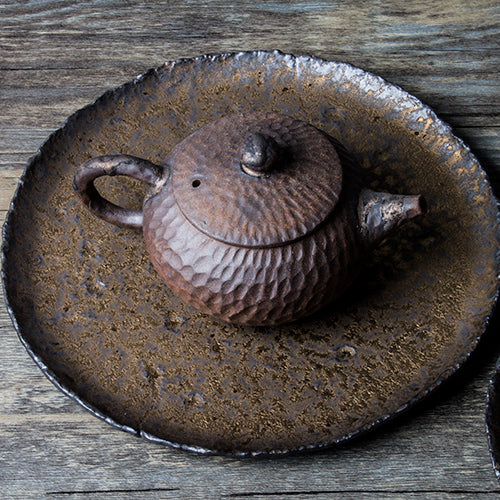 Stilvolle Bronze-Keramik-Tabletts