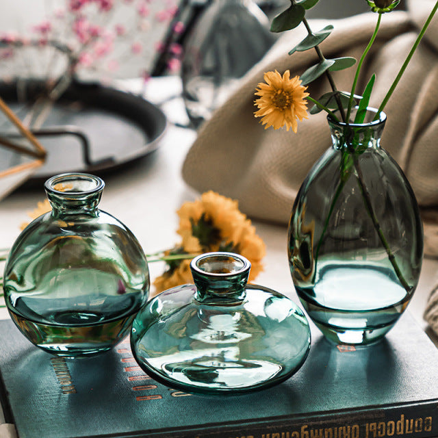 Klassische Mini-Vasen aus transparentem Glas, 3er-Set