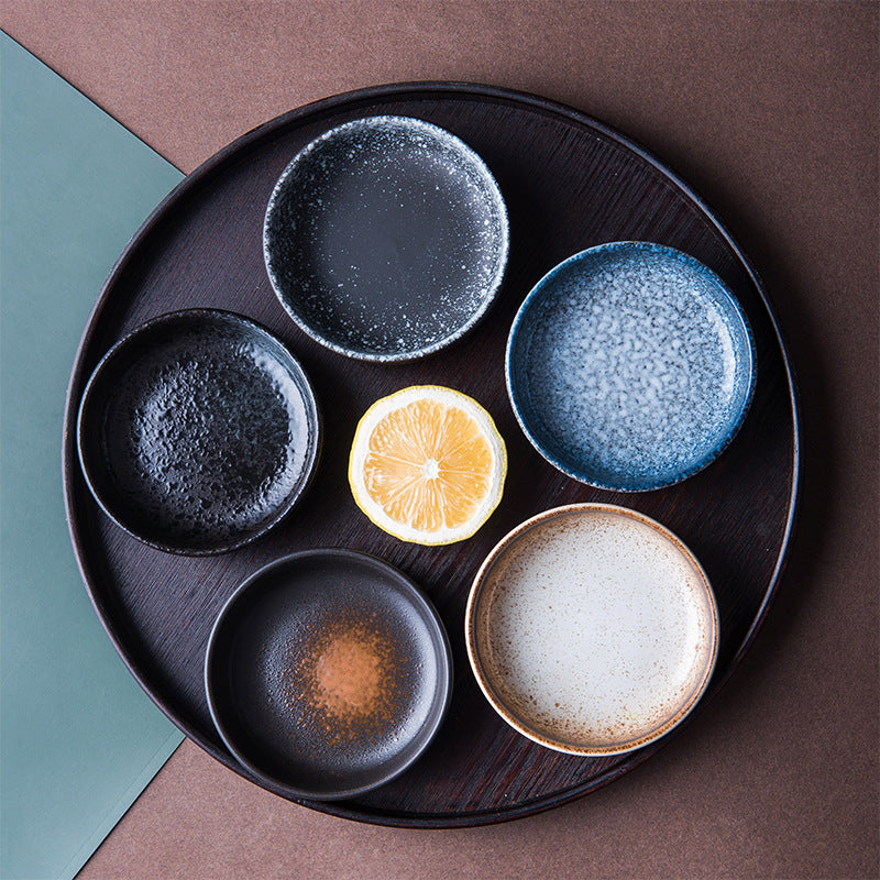 Kleine Teller aus Keramik im japanischen Stil