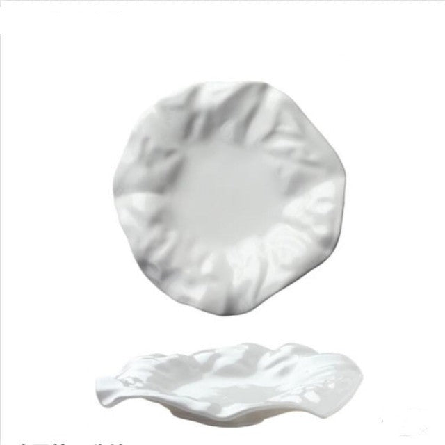 Weißes französisches Keramikgeschirr mit unregelmäßiger Form