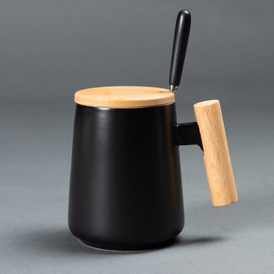 Kaffeetasse aus Keramik im nordischen Stil mit Holzgriff